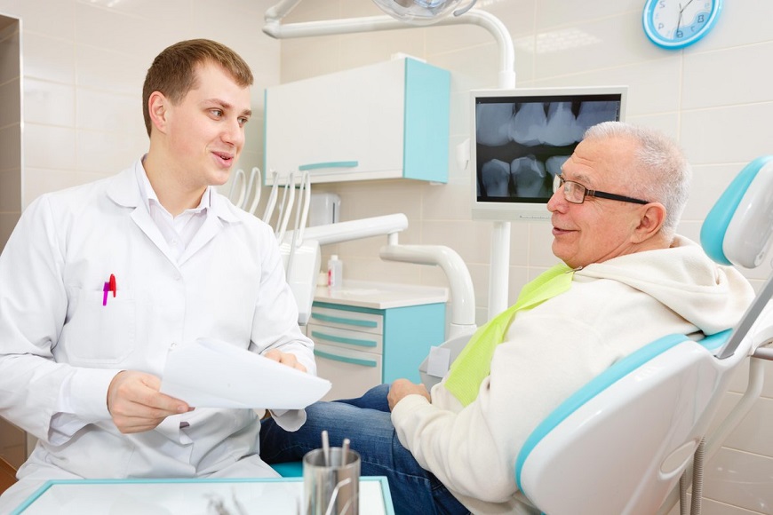 ODONTOIATRIA GERIATRICA, CURE DENTISTICHE PER LA TERZA ETA’