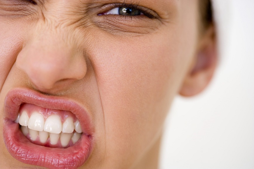 BRUXISMO E SERRAMENTO DEI DENTI, IDENTIKIT E CURE